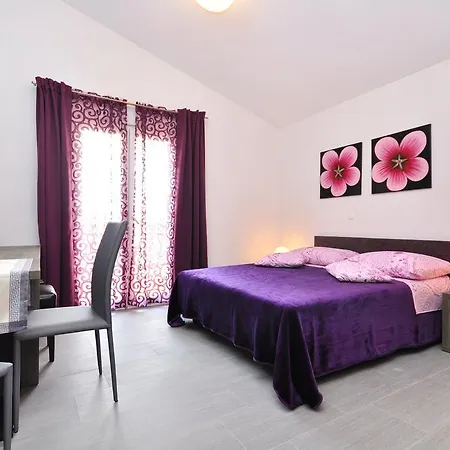 Apartments Zizic Kastela Room photo